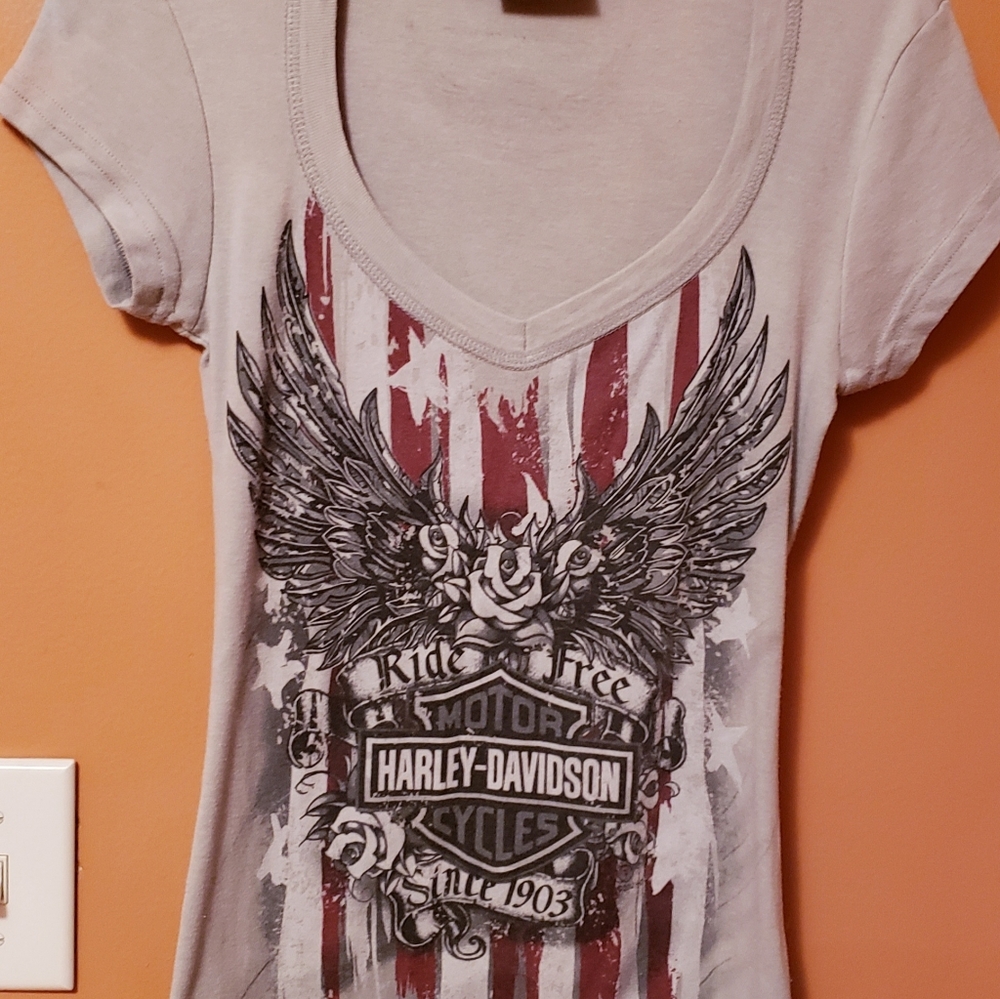 HARLEY Davidson Vneck Tshirt EUC Size Small
